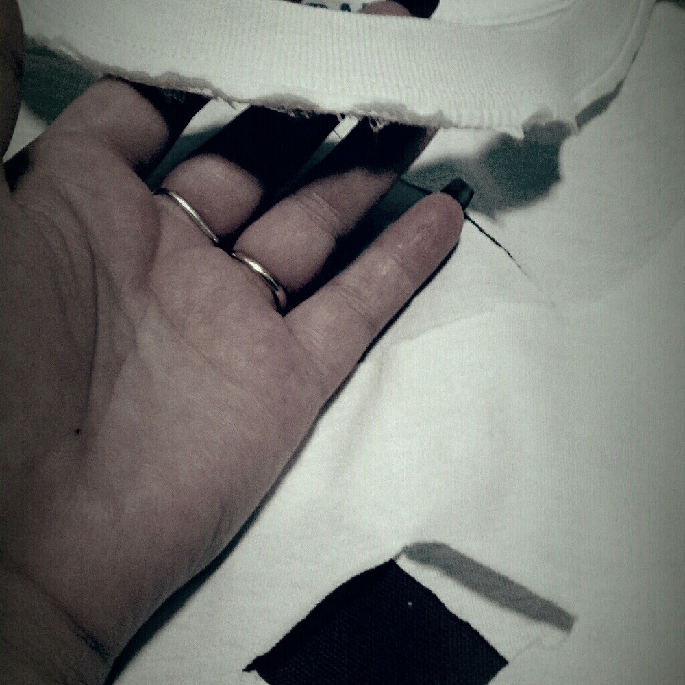 Custom cut tee - Picture 3 of 4
